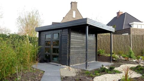 Goedkoop modern tuinhuis met overkapping 331 M
