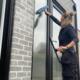 Jessy van Yess Cleaning aan het werk: glazenwasserij in actie