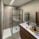 Make-over badkamer met walk-in douche — na renovatie