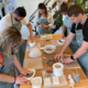 Teambuilding pottenbakken in Geel: privéworkshop aan de draaischijf bij ClayZie