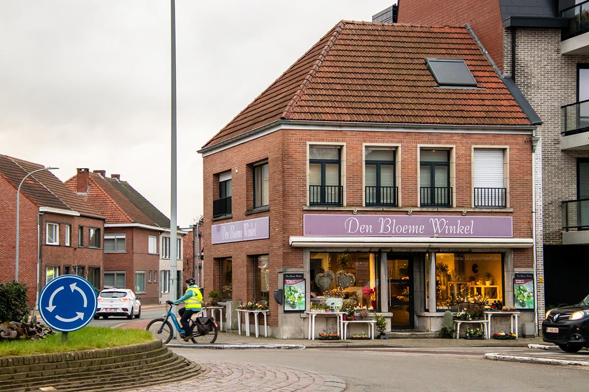 Bloemenwinkel in Merksplas met dagverse bloemen, plantenschalen en bruidswerk op maat